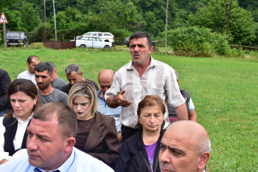 Qax Rayon İcra Hakimiyyətinin başçısı Elvin Paşayev Armudlu kəndində səyyar qəbul keçirib