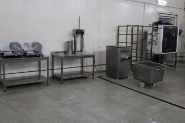 Qax Rayon İcra Hakimiyyətinin başçısı “QURUBƏY” MMC-nin istehsalat sahəsi ilə tanış olub