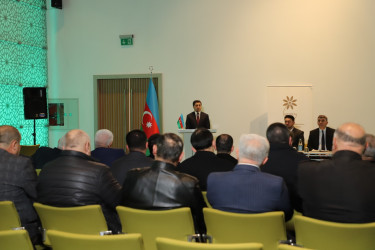 Qax Rayon İcra Hakimiyyətinin başçısı Elvin Paşayev sahibkarlarla görüşüb