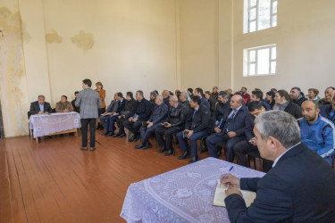 Qax Rayon İcra Hakimiyyətinin başçısı Elvin Paşayev Meşəbaş kəndində səyyar qəbul keçirib