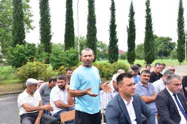 Qax Rayon İcra Hakimiyyətinin başçısı Elvin Paşayev Əmbərçay kəndində səyyar qəbul keçirib