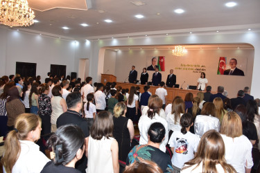 Qax Rayon İcra Hakimiyyətində təhsil sahəsində yüksək nəticələr əldə edən, respublika, beynəlxalq səviyyəli olimpiada və müsabiqələrdə uğur qazanan şagird və məzunlarla görüş keçirilib.