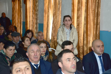 Qax Rayon İcra Hakimiyyətinin başçısı Elvin Paşayev Böyük Alatəmir kəndində sakinlərlə  görüşüb.