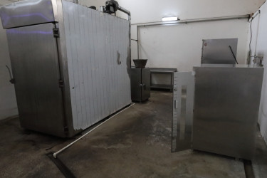 Qax Rayon İcra Hakimiyyətinin başçısı “QURUBƏY” MMC-nin istehsalat sahəsi ilə tanış olub