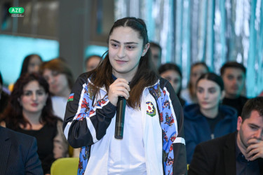 Gənclər və idman naziri Fərid Qayıbov gənclərlə görüş keçirib
