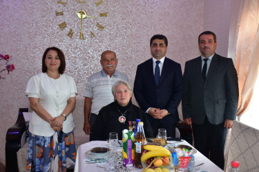 Qax Rayon İcra Hakimiyyətinin başçısı Elvin Paşayev rayon rəhbəri təyin olunduğu gündən şəhidlər xiyabanını və ərazidə mövcud olan şəhid məzarlarını ziyarət edir, mütəmadi olaraq onların ailələrinə baş çəkir, qayğıları ilə yaxından maraqlanır