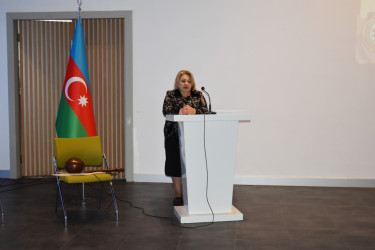 Səməd Vurğun Azərbaycanın ədəbi fikir salnaməsində yeni parlaq mərhələ başladan görkəmli sənətkardır