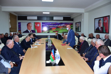 Qax rayon İcra Hakimiyyətinin Başçısı Elvin Paşayev ağsaqqallarla görüş keçirib