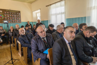 Qax Rayon İcra Hakimiyyətinin başçısı Elvin Paşayev Əmircan kəndində səyyar qəbul keçirib