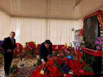 Rayon İcra Hakimiyyətinin başçısı Elvin Paşayev mütəmadi olaraq şəhid ailələrini ziyarət edir