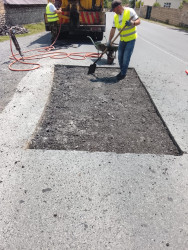 Azərbaycan Avtomobil Yolları Dövlət Agentliyi, 13 №-li Yol İstismarı MMC tərəfindən Qax rayonu ərazisində yol infrastrukturunun yaxşılaşdırılması istiqamətində işlər davam etdirilir.