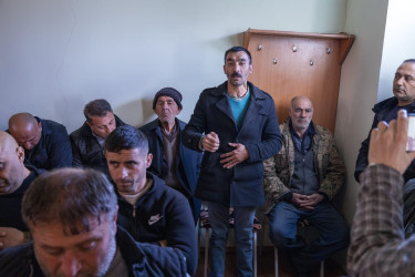 Qax Rayon İcra Hakimiyyətinin başçısı Elvin Paşayev İbaxlı kəndində səyyar qəbul keçirib