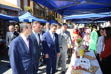 Qax Rayon İcra Hakimiyyətinin təşkilatçılığı, Dövlət Məşğulluq Agentliyinin Şəki-Zaqatala Regional filialı və Qax Peşə Liseyinin dəstəyi ilə Qax şəhərinin qədim tarixi hissəsində - “İçəribazar” tarix-mədəniyyət kompleksində Peşə festivalı keçirilib.