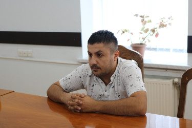 RİH-nin inzibati binasında keçirilən qəbul zamanı rayon rəhbəri müavinlərin, şöbə müdirlərinin, rayonun idarə, müəssisə və xidmət sahələrinin rəhbərlərinin iştirakı ilə vətəndaşları qəbul edib və onları narahat edən məsələlərlə yaxından tanış olub və təkliflərini dinləyib