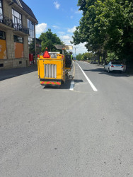 Qax rayonunda yol nişanlama işləri aparılır