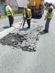 Azərbaycan Avtomobil Yolları Dövlət Agentliyi, 13 №-li Yol İstismarı MMC tərəfindən Qax rayonu ərazisində yol infrastrukturunun yaxşılaşdırılması istiqamətində işlər davam etdirilir.