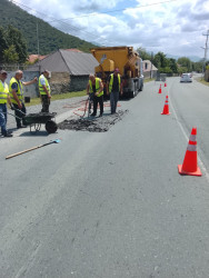 Azərbaycan Avtomobil Yolları Dövlət Agentliyi, 13 №-li Yol İstismarı MMC tərəfindən Qax rayonu ərazisində yol infrastrukturunun yaxşılaşdırılması istiqamətində işlər davam etdirilir.