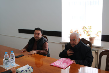 RİH-nin inzibati binasında keçirilən qəbul zamanı rayon rəhbəri müavinlərin, şöbə müdirlərinin, rayonun idarə, müəssisə və xidmət sahələrinin rəhbərlərinin iştirakı ilə vətəndaşları narahat edən məsələlərlə yaxından tanış olub, müraciət və təkliflərini dinləyib