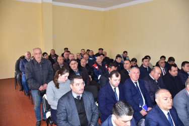 Qax Rayon İcra Hakimiyyətinin başçısı Elvin Paşayev Dəymədağlı kəndində səyyar qəbul keçirib