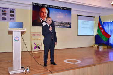 "Təhsil müəssisələrində zorakılığın qarşısının alınması", "Rəqəmsal təhlükəsizlik və onlayn mühitdə uşaqların qorunması" və "Zərərli vərdişlərlə mübarizə" mövzularında valideyn konfransları keçirilib