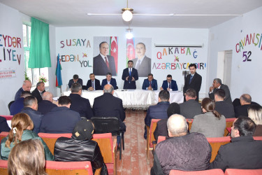 Qax Rayon İcra Hakimiyyətinin başçısı Elvin Paşayev Qaşqaçay kəndində sakinlərlə  görüşüb.
