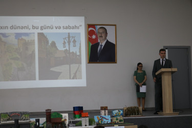 Qax şəhər V.Əliyev adına 3 saylı tam orta ümumitəhsil məktəbində “Memarlıq və Şəhərsalma İli”nə həsr olunmuş “Qaxın dünəni, bu günü və sabahı” adlı maarifləndirici tədbir keçirilib.