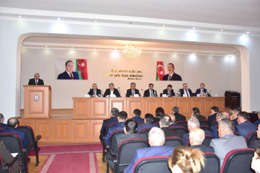 Qax rayonunun 2025-ci ilinin sosial-iqtisadi inkişafının yekunları və həmin müddətdə görülən işlər barədə Rayon İcra Hakimiyyəti başçısının hesabat yığıncağı keçirilib