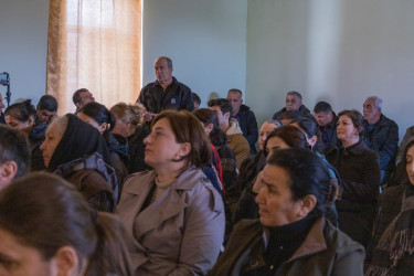 Qax Rayon İcra Hakimiyyətinin başçısı Elvin Paşayev İbaxlı kəndində səyyar qəbul keçirib