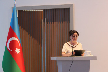 Qax Rayon İcra Hakimiyyətinin təşkilatçılığı ilə “Azərbaycan Əlifbası və Azərbaycan Dili Günü” münasibətilə Heydər Əliyev Mərkəzində  konfrans keçirilmişdir.