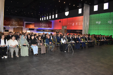 Qax Rayon İcra Hakimiyyətinin təşkilatçılığı ilə rayonda Ulu Öndər Heydər Əliyevin anadan olmasının 103-cü ildönümü qeyd olunub.