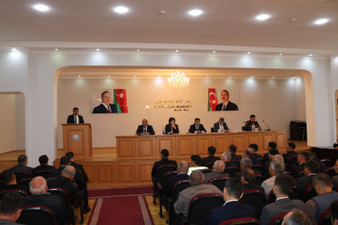 Azərbaycan Respublikası Fövqəladə Hallar Nazirliyinin Dövlət Yanğın Nəzarəti Xidmətinin rəsmi xəbərdarlıq və müraciətlərinə uyğun olaraq, Qax Rayon İcra Hakimiyyətinin təşkilatçılığı ilə dənli və texniki bitkilərin yığılması mövsümündə yanğın təhlükəsizliyinin təmin edilməsinə həsr olunmuş geniştərkibli yığıncaq keçirilib