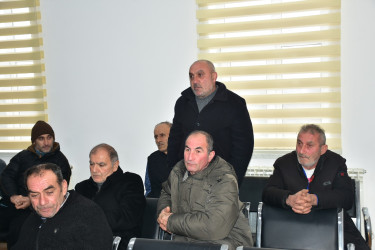 Qax Rayon İcra Hakimiyyətinin başçısı Elvin Paşayev Əlibəyli kəndində sakinlərlə  görüşüb