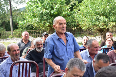 Qax Rayon İcra Hakimiyyətinin başçısı Elvin Paşayev Suskənd kəndində səyyar qəbul keçirib