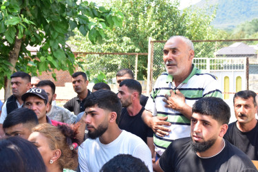 Qax Rayon İcra Hakimiyyətinin başçısı Elvin Paşayev Qapıçay kəndində səyyar qəbul keçirib