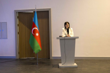 Qax Rayon İcra Hakimiyyətinin təşkilatçılığı ilə Heydər Əliyev Mərkəzində  Aprel döyüşlərinə həsr olunmuş “Zəfərə atılan ilk addım-Aprel Zəfəri" mövzusunda Konfrans keçirilmişdir.