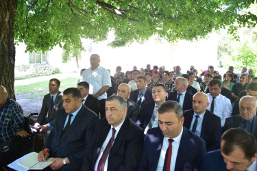 Qax Rayon İcra Hakimiyyətinin başçısı Elvin Paşayev İngiloy Kötüklü kəndində səyyar qəbul keçirib