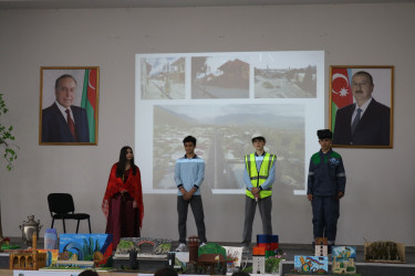 Qax şəhər V.Əliyev adına 3 saylı tam orta ümumitəhsil məktəbində “Memarlıq və Şəhərsalma İli”nə həsr olunmuş “Qaxın dünəni, bu günü və sabahı” adlı maarifləndirici tədbir keçirilib.