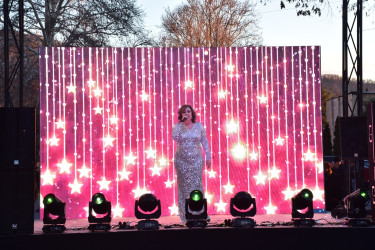31 Dekabr Dünya Azərbaycanlılarının Həmrəyliyi Günü və Yeni İl   münasibətilə ilə əlaqədar möhtəşəm konsert proqramı təşkil olunub.