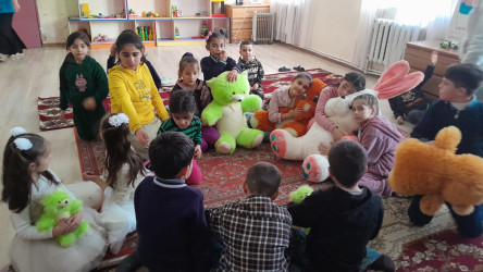 Əmək və Əhalinin Sosial Müdafiəsi Nazirliyinin tabeliyindəki Sosial Xidmətlər Agentliyinin sosial sifarişi əsasında rayonda fəaliyyət göstərən “Günərzi” qayğı mərkəzi sağlamlıq imkanları məhdud uşaqlara və ya sosial təhlükəli vəziyyətdə olan yetkinlik yaşına çatmayanlara xüsusi proqramlar və ya fərdi qayğı göstərirlər