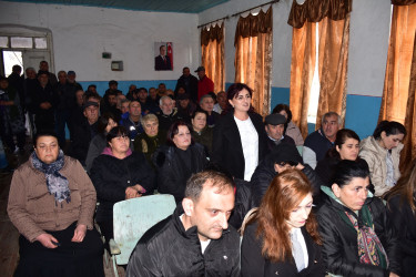 Qax Rayon İcra Hakimiyyətinin başçısı Elvin Paşayev Böyük Alatəmir kəndində sakinlərlə  görüşüb.