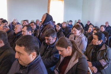 Qax Rayon İcra Hakimiyyətinin başçısı Elvin Paşayev İbaxlı kəndində səyyar qəbul keçirib