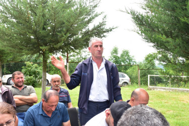 Qax Rayon İcra Hakimiyyətinin başçısı Elvin Paşayev Aşağı Malax kəndində səyyar qəbul keçirib