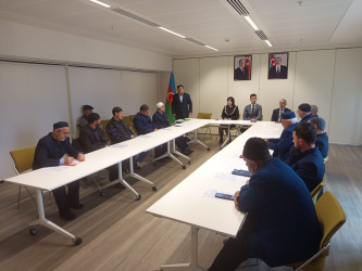 Qax Rayon İcra Hakimiyyəti və Dini Qurumlarla İş üzrə Dövlət Komitəsinin regional bölməsinin birgə təşkilatçılığı ilə Heydər Əliyev Mərkəzində “Müqəddəs Ramazan ayı ilə əlaqədar qarşıda duran vəzifələr” mövzusunda görüş keçirilib.