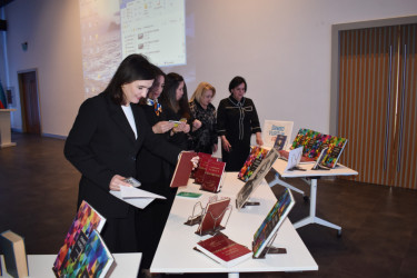 Səməd Vurğun Azərbaycanın ədəbi fikir salnaməsində yeni parlaq mərhələ başladan görkəmli sənətkardır