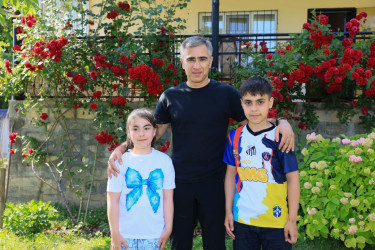 Azərbaycan Respublikası Prezidentinin köməkçisi Anar Ələkbərov Qax rayonu, Qaşqaçay kəndində yaşayan Azərbaycanın Milli Qəhrəmanı şəhid Cavanşir Rəhimovun ailəsini ziyarət edib
