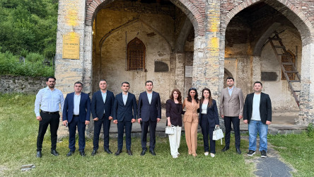 Qax Rayon İcra Hakimiyyətinin başçısı Elvin Paşayev HR-lar ilə görüşüb.