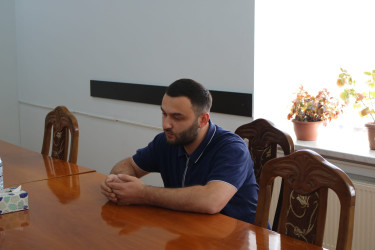 Sakinlərə qaldırdıqları müraciətlərə dair qanunvericiliyin tələbləri izah olunub, İcra Hakimiyyətinin səlahiyyətləri daxilində olan məsələlərin həlli istiqamətində yerindəcə tapşırıqlar verilib, eləcə də digər mövzularla bağlı aidiyyəti qurumlara müraciət etmələri vətəndaşlara tövsiyə edilib. Sakinlər göstərilən diqqət və qayğıya görə Prezident cənab İlham Əliyevə və Birinci vitse-prezident Mehriban xanım Əliyevaya minnətdarlıqlarını ifadə ediblər.