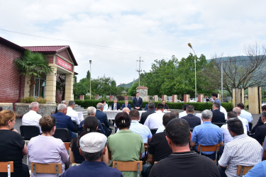 Qax Rayon İcra Hakimiyyətinin başçısı Elvin Paşayev Əmbərçay kəndində səyyar qəbul keçirib