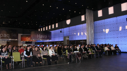 Heydər Əliyev Mərkəzində 21 fevral- Beynəlxalq Ana Dili Gününə həsr olunmuş “Dilimizi qoruyaq” mövzusunda tədbir keçirilib