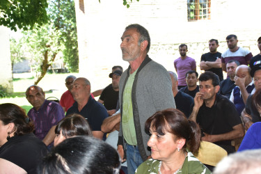 Qax Rayon İcra Hakimiyyətinin başçısı Elvin Paşayev İngiloy Kötüklü kəndində səyyar qəbul keçirib